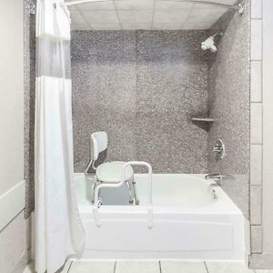King Room Mobility accessible
